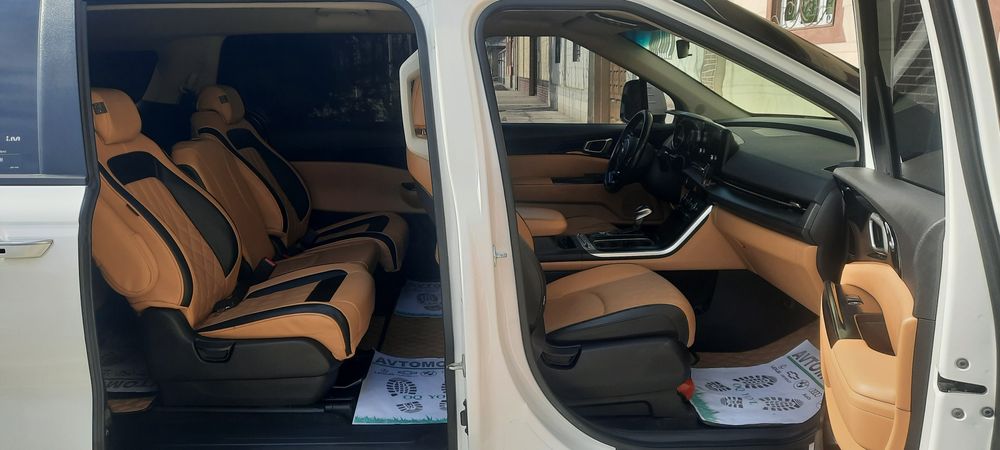 Kia Carnival 4 2021 год