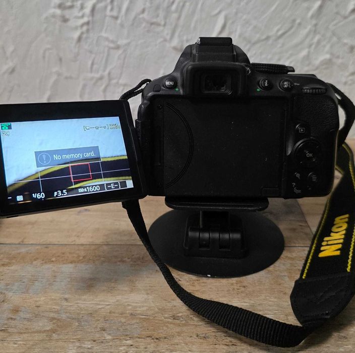 Aparat Foto Nikon D5300 + Obiectiv Nikon DX swm aspherical 0.3m 0.98ft - KLI Amanet