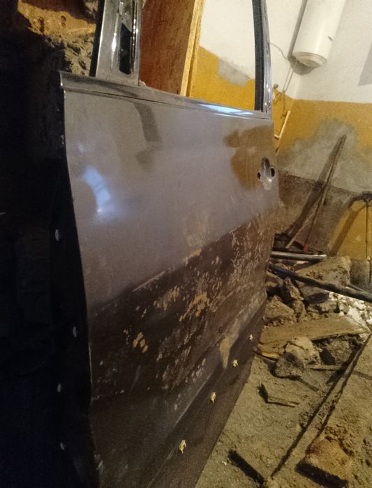 Продам дверь альфард