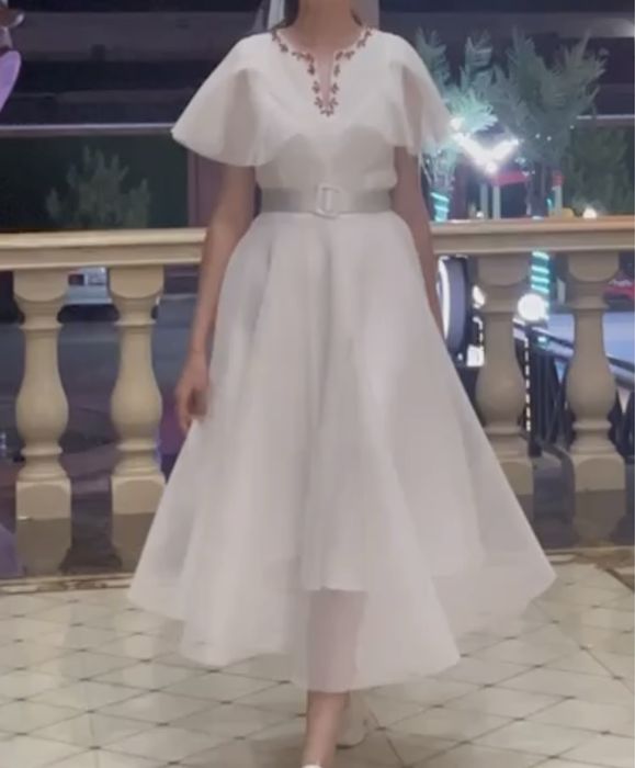 Элегантное платье для особого случая,надевалось 1 раз!