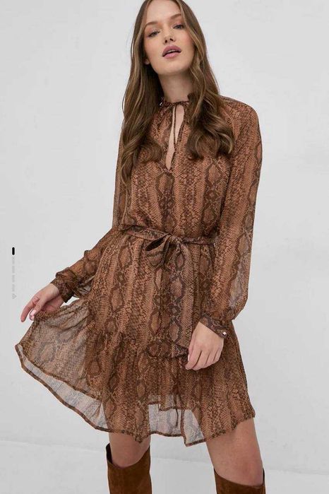 Rochie Guess, în stare excelentă – 300 lei!