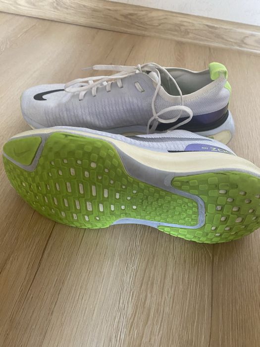 продам беговые nike кроссовки