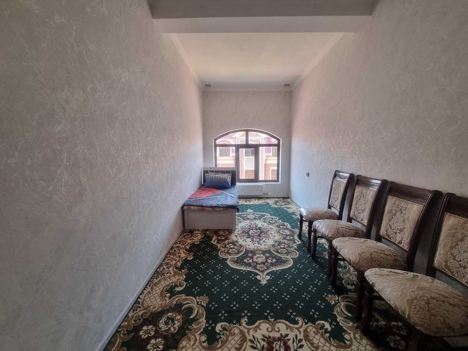 Бир хонани ижарага берамиз Сдаём одну комнату в аренду двум студенткам