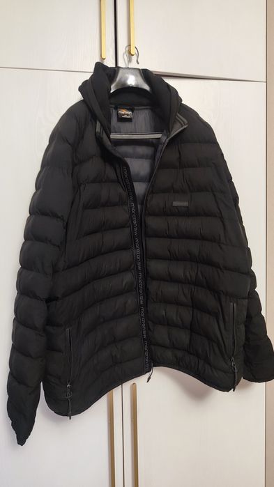 Kurtka spartivniy MARATON