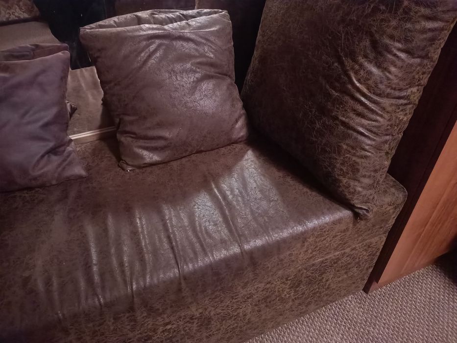 Продам диван без спинки