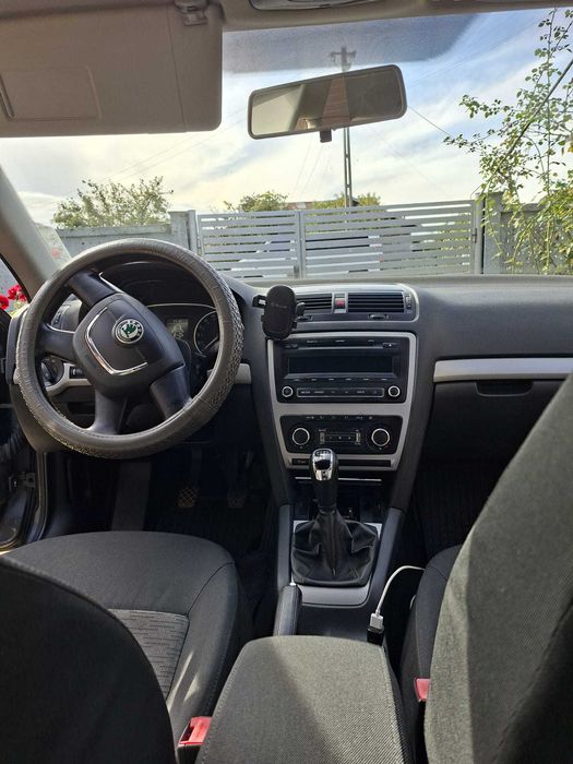 SKODA Octavia 2012 — imagine 5