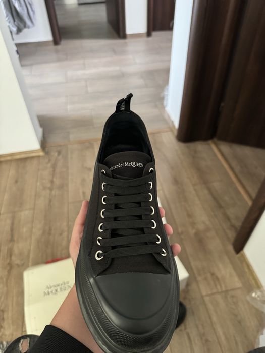 alexander mcqueen tread slick low
