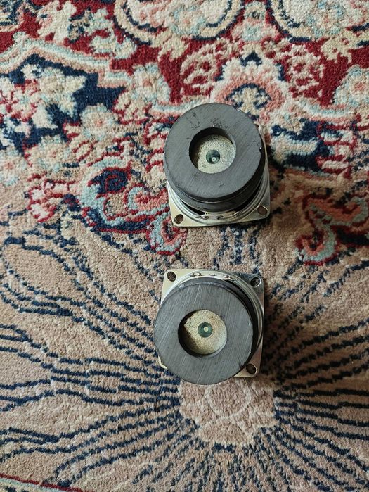 Продам 2 динамика