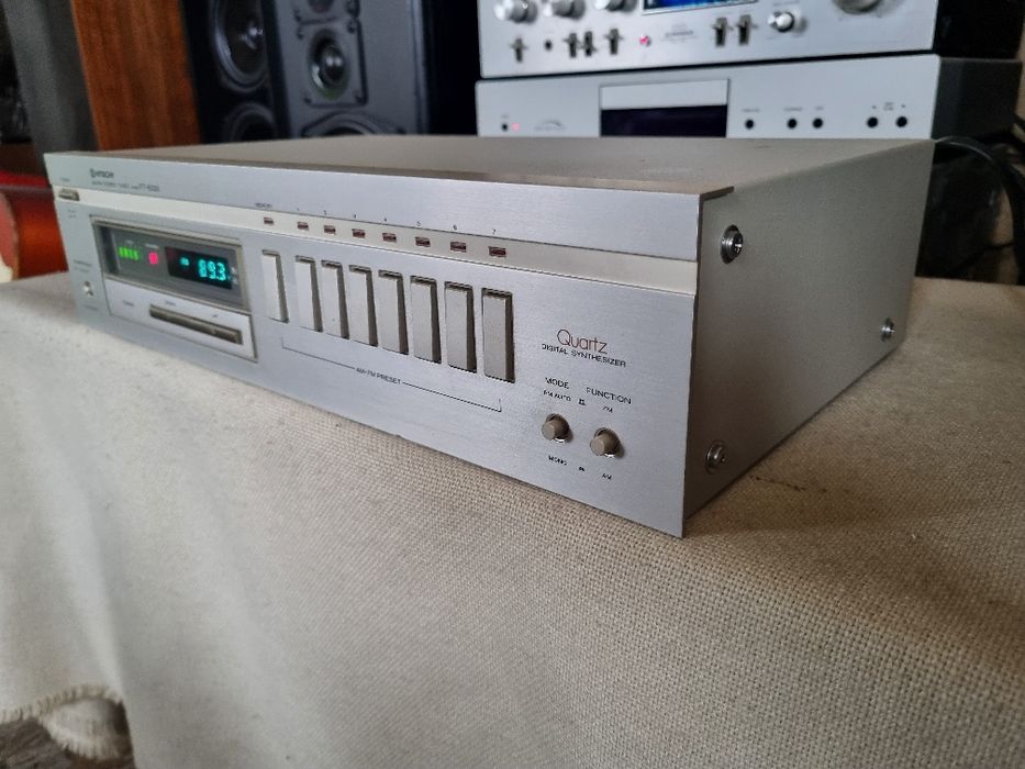 Tuner Hitachi FT-5000. Perfect functional. Impecabil.