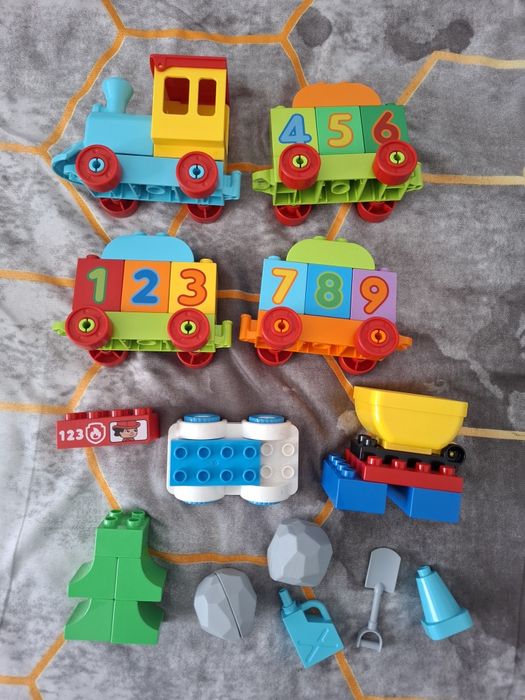 Lot lego duplo: 2 trenuri + masini