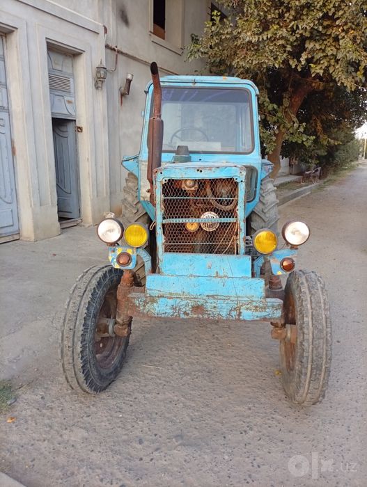 Traktor sotiladi MTZ 80