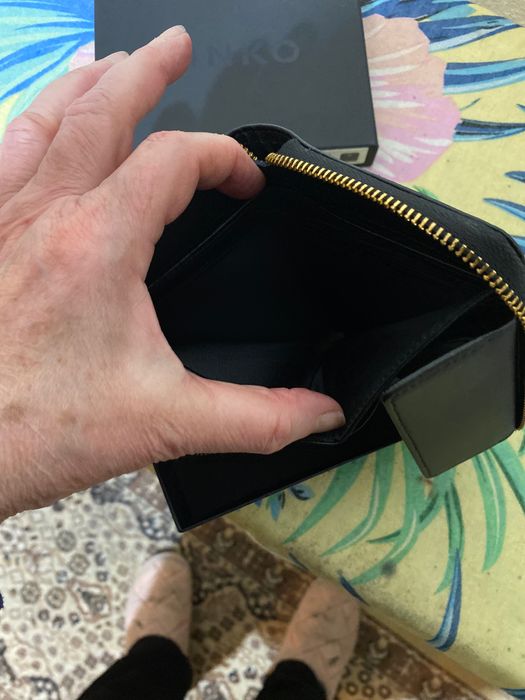 Ново дамско портмоне Пинко