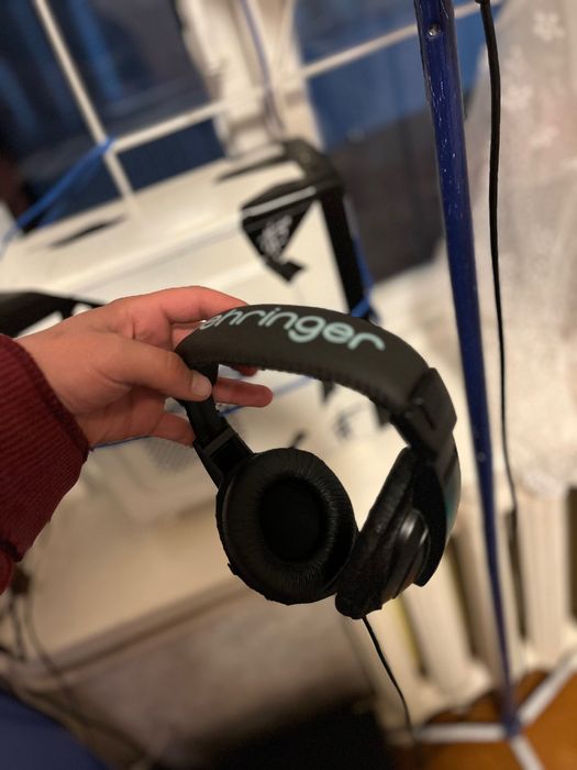 Studio uchun mikrafon pult naushnik