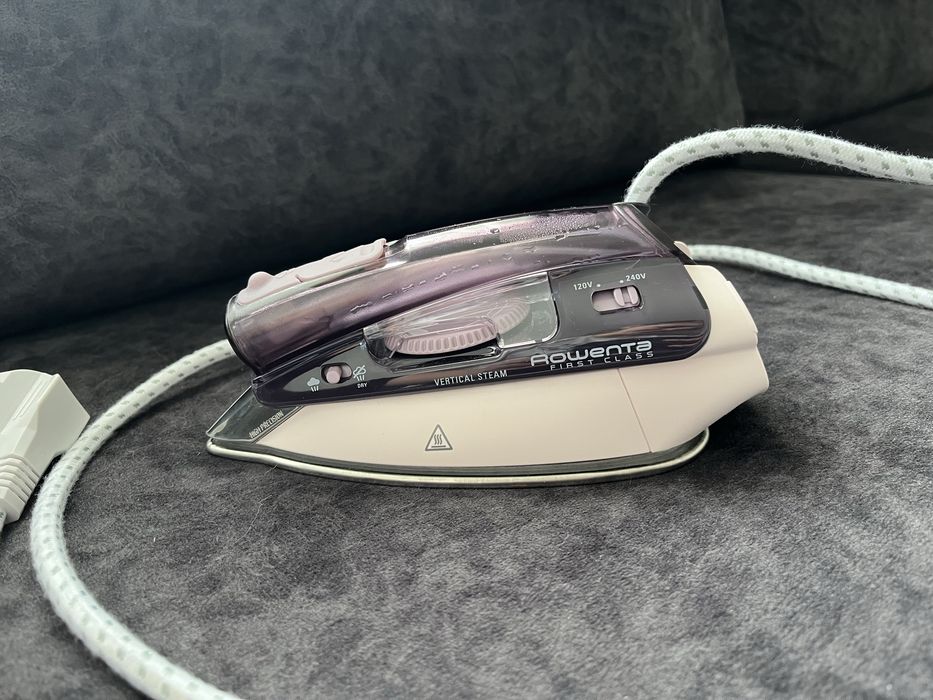 Rowenta малка сгъваема ютия