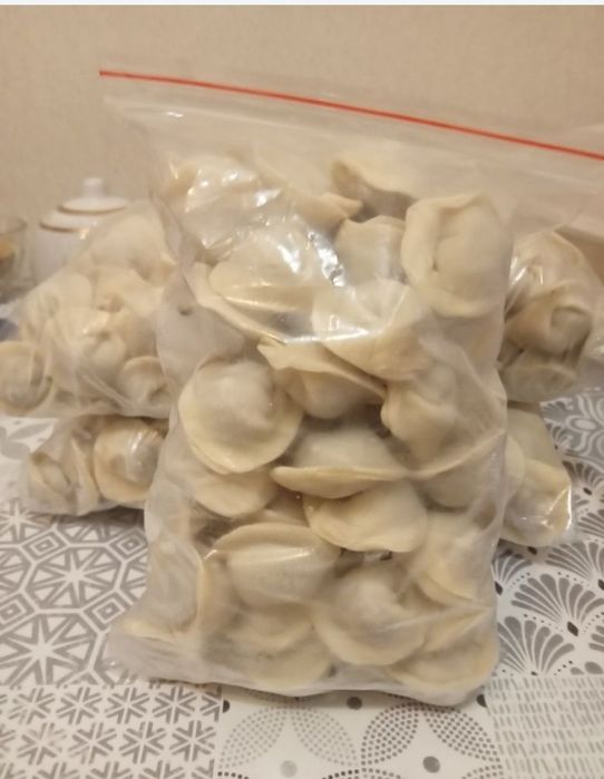 Продам манты и пельмени.