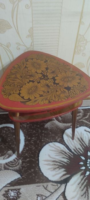 Расписной журнальный столик продам