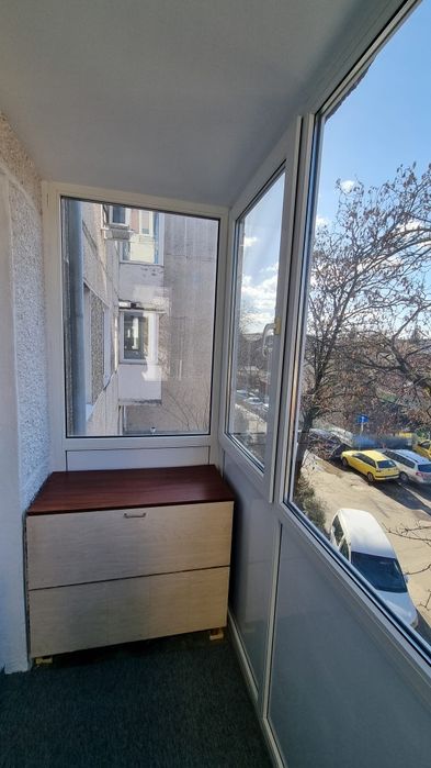 Închiriez apartament cu doua camere.
