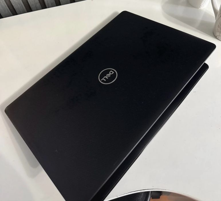 Laptop DELL Inspiron 3593