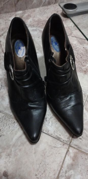 Официални обувки с тънък ток, подходящи за повод.Размер 36