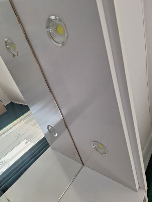 Стеллаж стеклянный