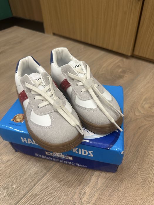 Кроссовки детские