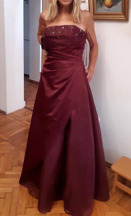 Rochie de mireasa si rochii pt domnisoare de onoare