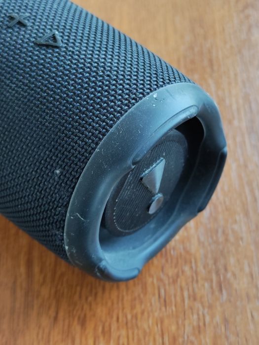 Jbl Charge 5, требует ремонта