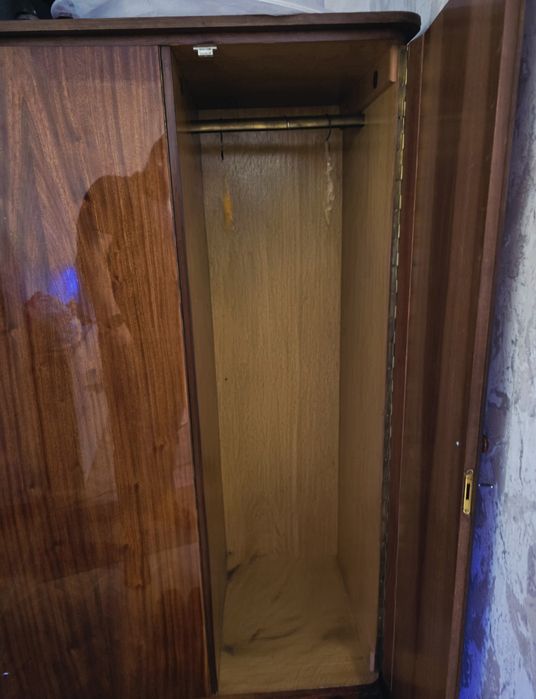 Отдам бечплатно хороший шкаф 200×60×180
