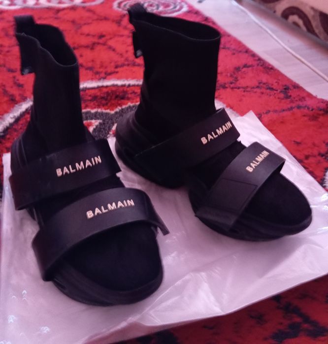 Balmain b bold originale 100%    doar cei din Iași sau din apropiere de locația mea