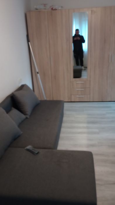 Închiriez garsonieră în Balș zona Jiu