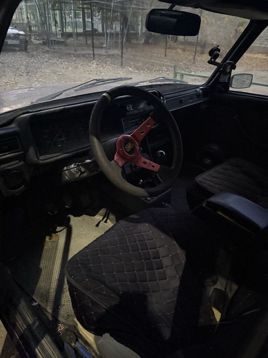 Автомобиль ВАЗ 2107