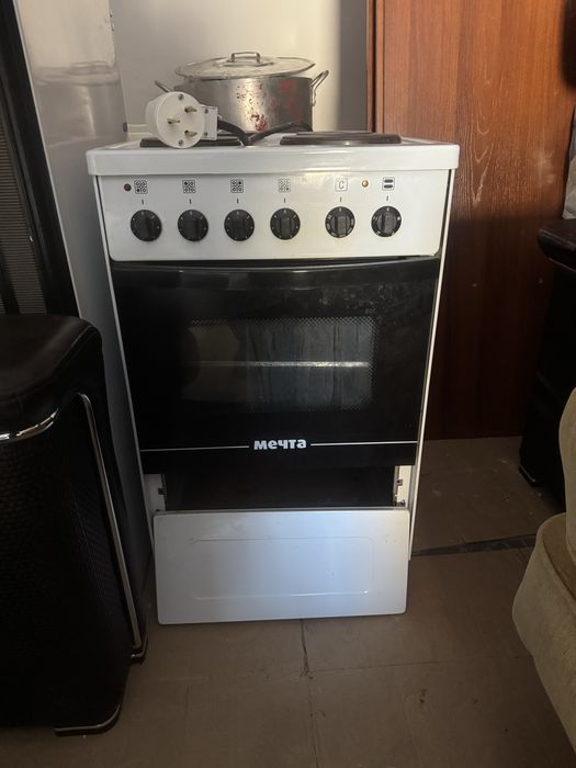 Продам электроплиту Мечта