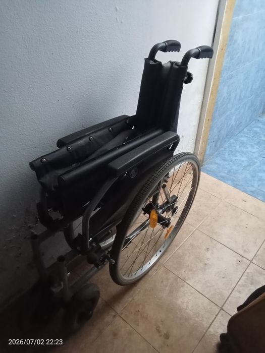 Căruț pentru persoane cu dizabilități