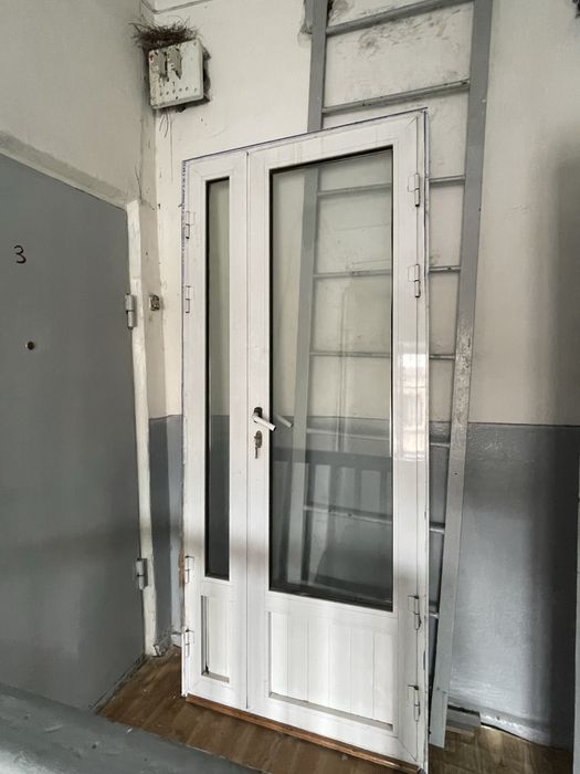 Продам дверь из алюминий профиля