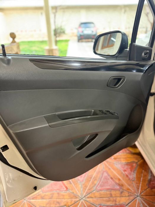 Spark Sotiladi 2015 yil Kraska Top Tozza