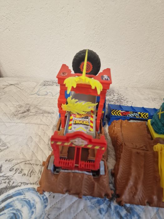 Hot Wheels писти