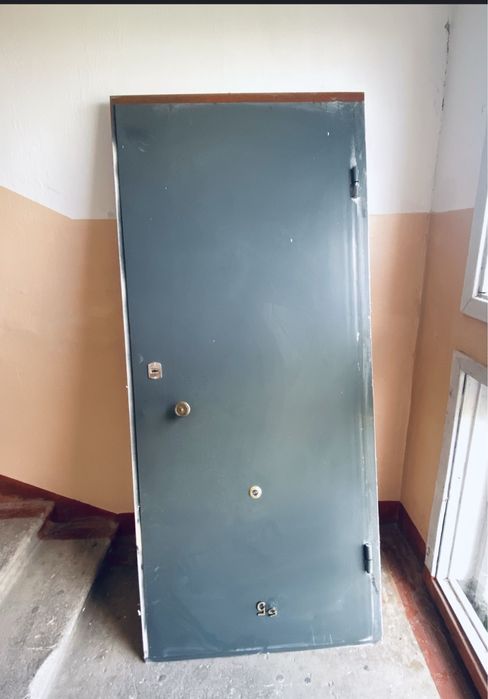 Продам железные входные двери