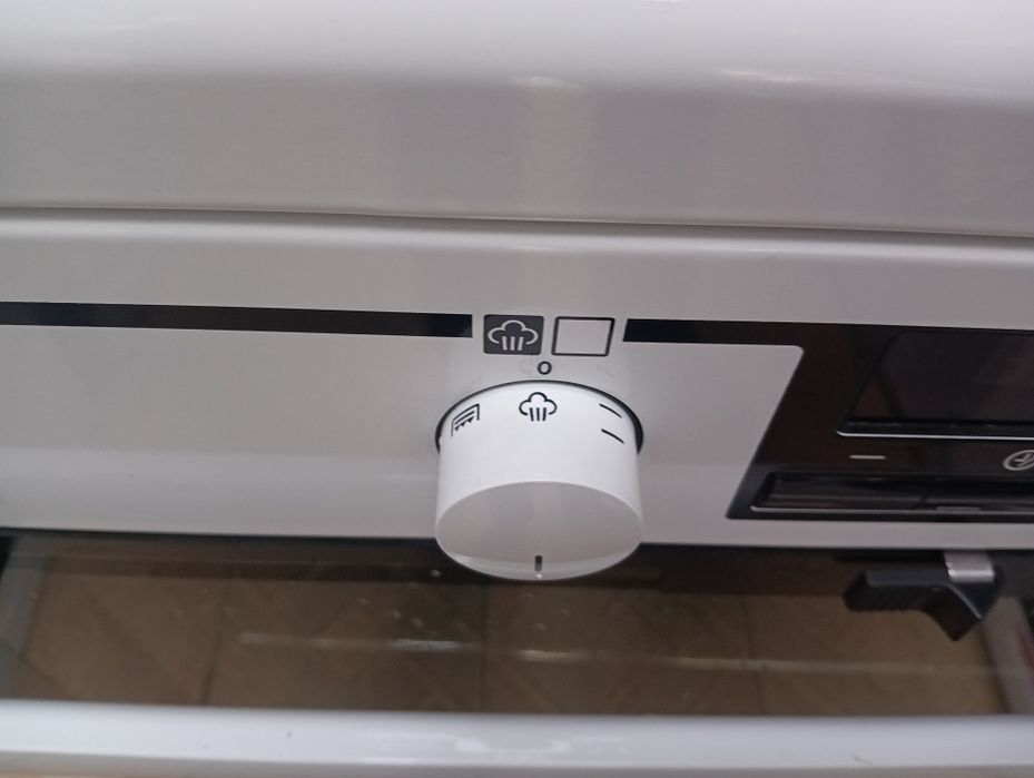 Свободно стояща печка с индукционни котлони Аег Aeg 2 години Гаранция!