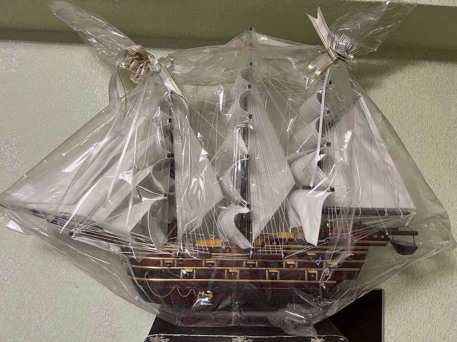 Продам декоративную модель парусника (корабля)