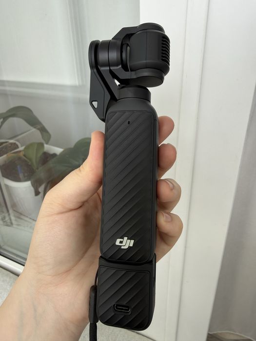 DJI Osmo Pocket 4