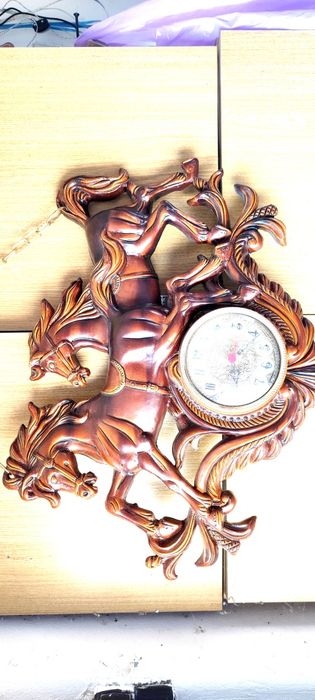 Ceas de masă vechi foarte îngrijit și funcțional 250