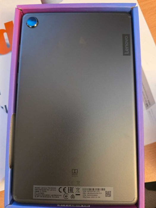 Продавам таблет Lenovo Tab M8 HD LTE Iron Grey