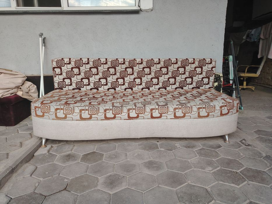 Диван. Тахта продам