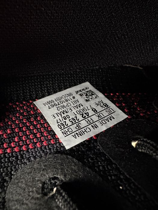 Yeezy 350 Black Red 42 size