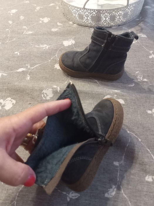 Ghetuțe piele  mărimea 20