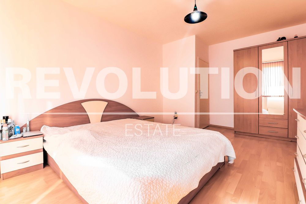 Дава се под наем Тристаен апартамент в Варна, Чайка - 135 кв.м за 625 € - Снимка #3