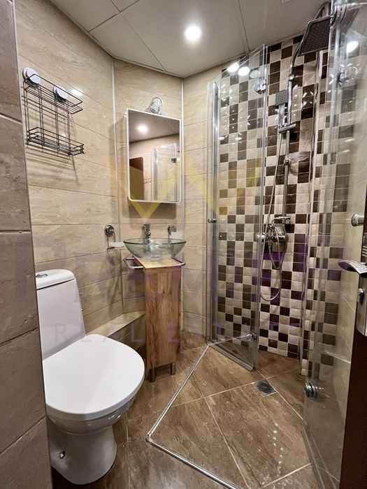 Дава се под наем Тристаен апартамент в Варна, Спортна зала - 80 кв.м за 714 € - Снимка #12