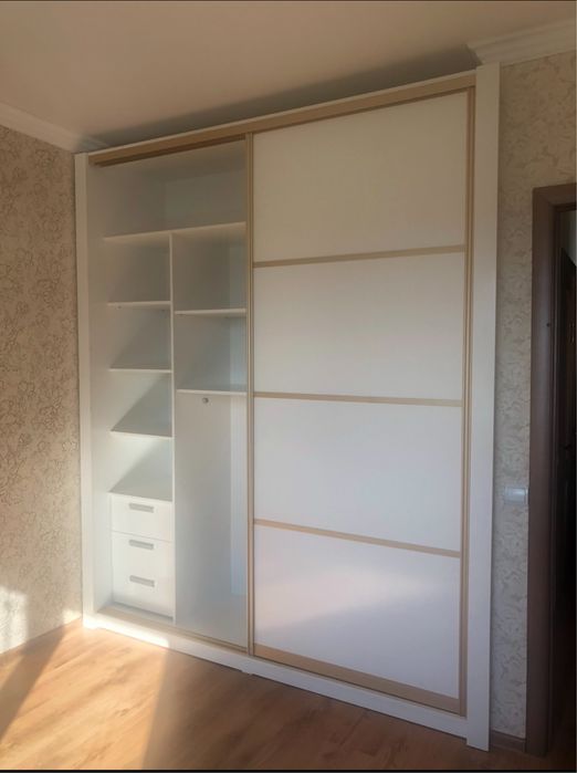 Продам шкаф с раздвижными дверями