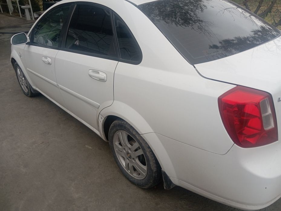 Lasetti 1.8 oq yili2011