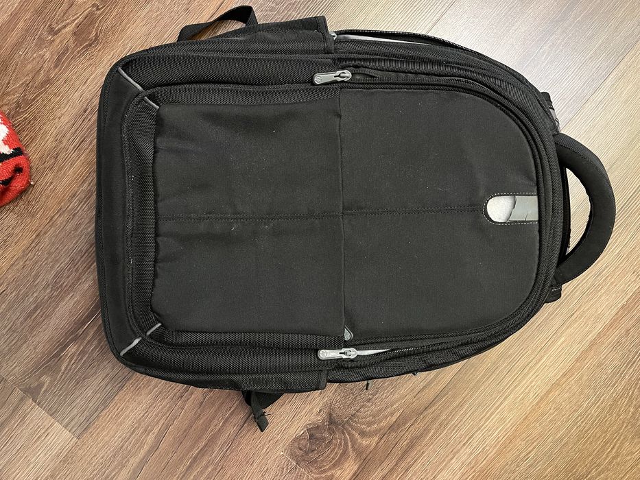 Vand geanta - ghiozdan pentru calculator